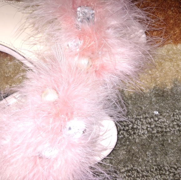Pink Jessica Simpson furry high heels - Picture 3 of 4